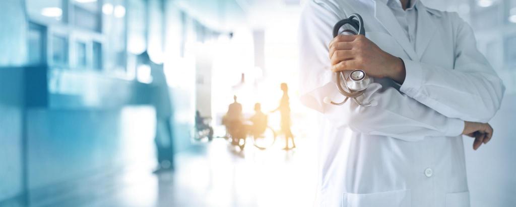 Medicine doctor with stethoscope in hand and Patients come to the hospital