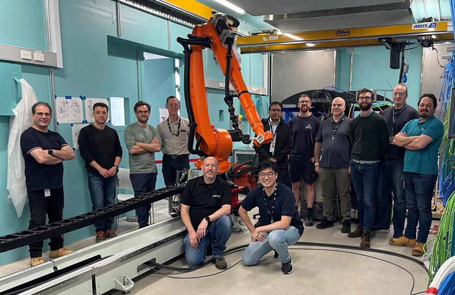 Nanoprobe off-axis robot with installation team
